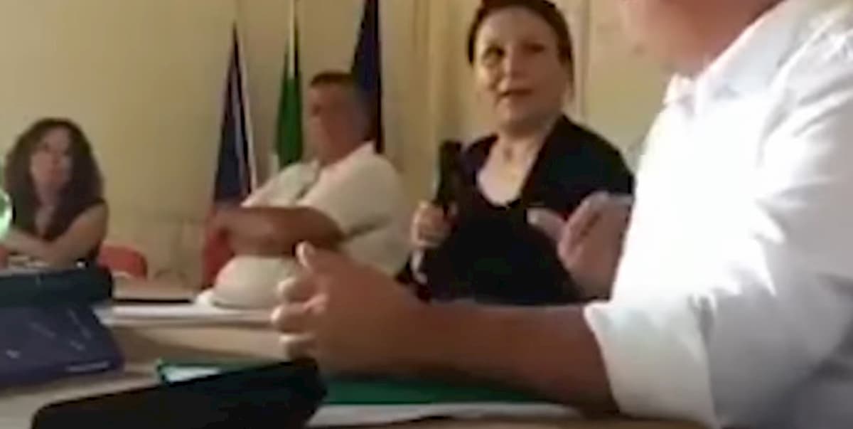 Bufera sulle parole della deputata M5s Piera Aiello sugli ebrei ad Auschwitz