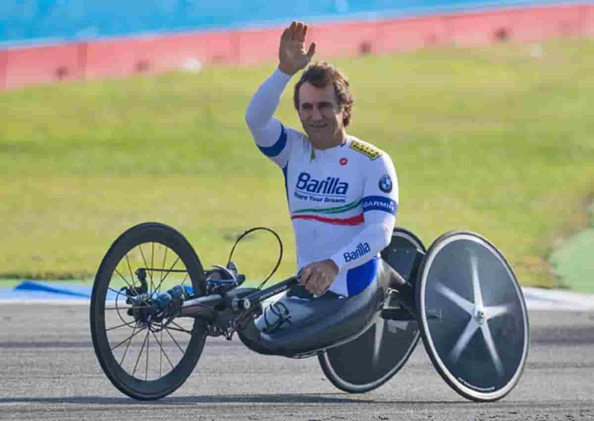Alez Zanardi ha ricominciato a parlare e comunicare, la neuropsicologa: "Nessuno ci credeva"