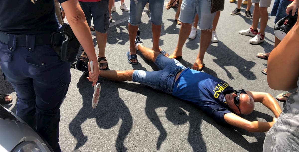 Ad Amantea (Cosenza) proteste per l'arrivo di 13 migranti bengalesi positivi al coronavirus