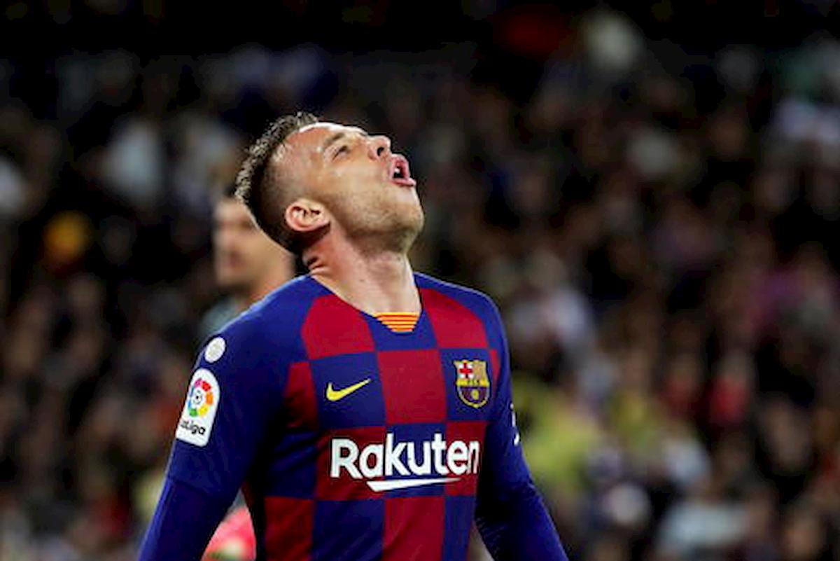 Arthur-Barcellona, è scontro totale: il calciatore resta in Brasile e non rientra test anti coronavirus