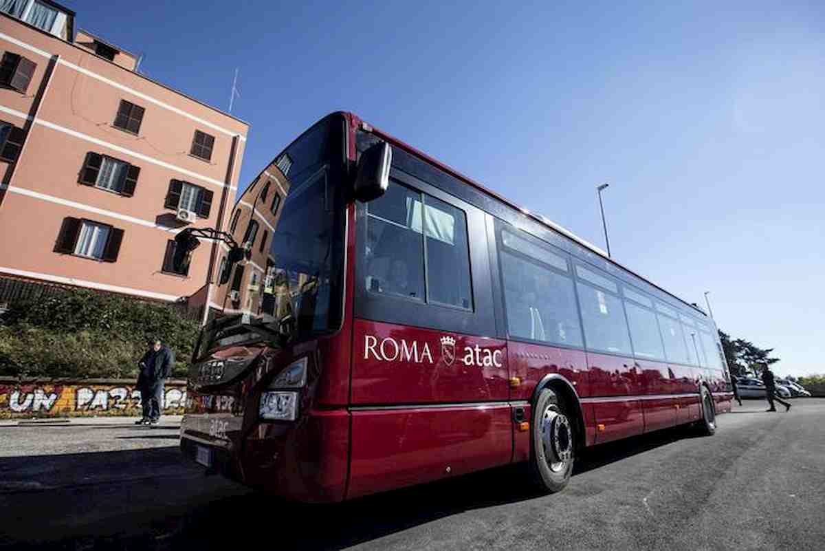 Roma, bus atac