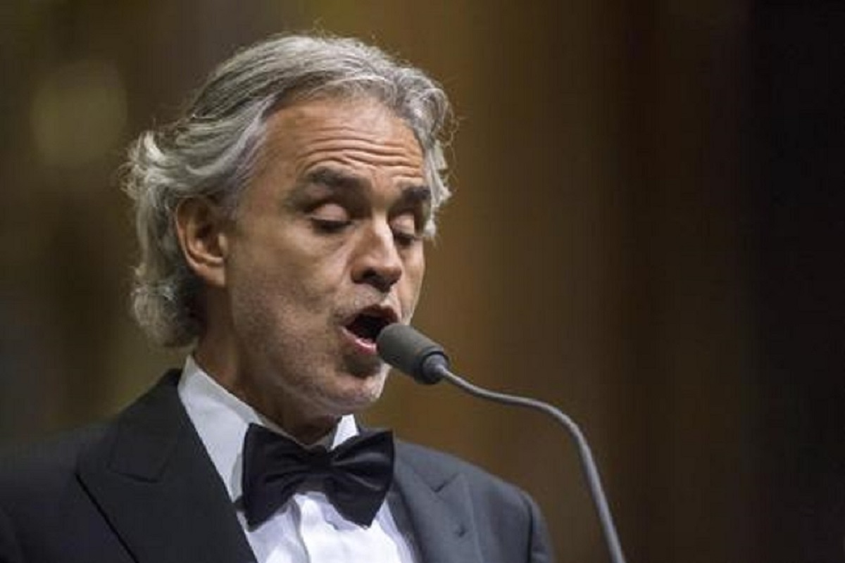 Bocelli e coronavirus: "Sono un ottimista non un negazionista". Poi la frase su Napoli...