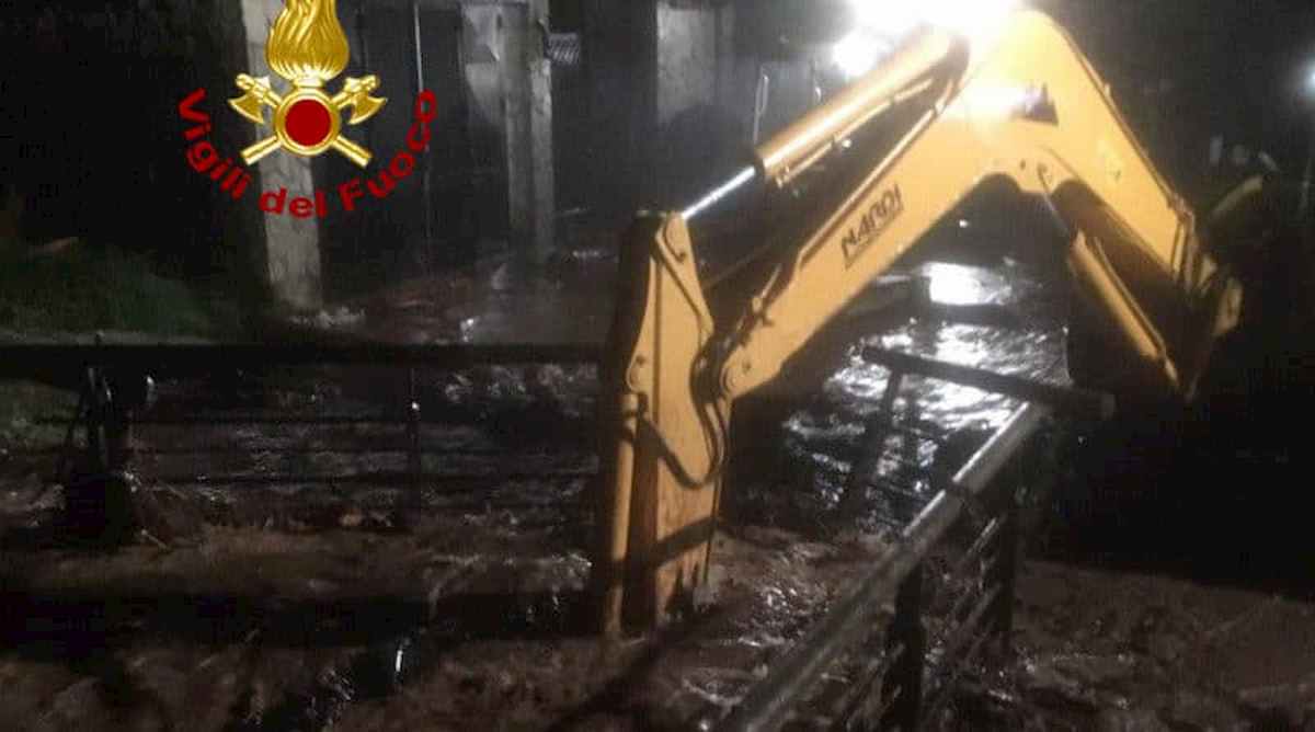 Auronzo di Cadore, bomba d'acqua: strade e fiumi allagati