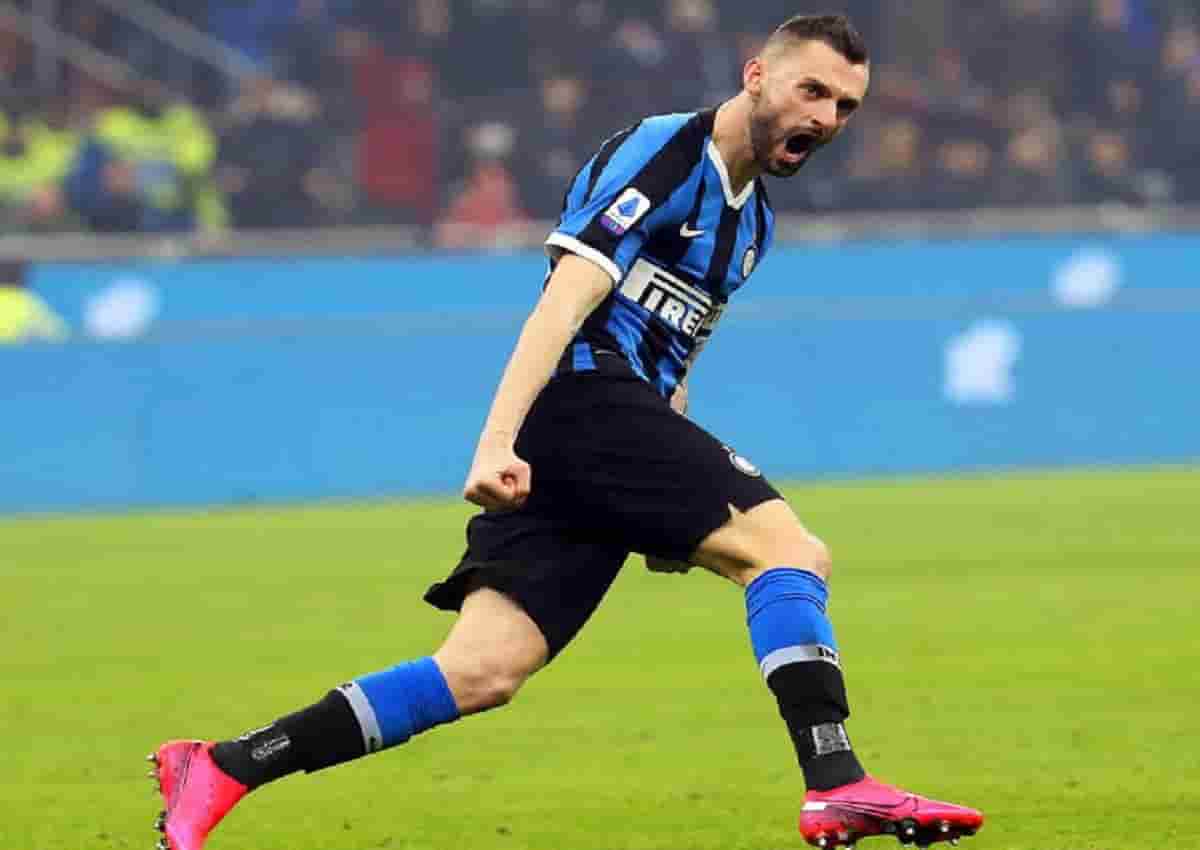 Brozovic con la maglia dell'Inter, Ansa