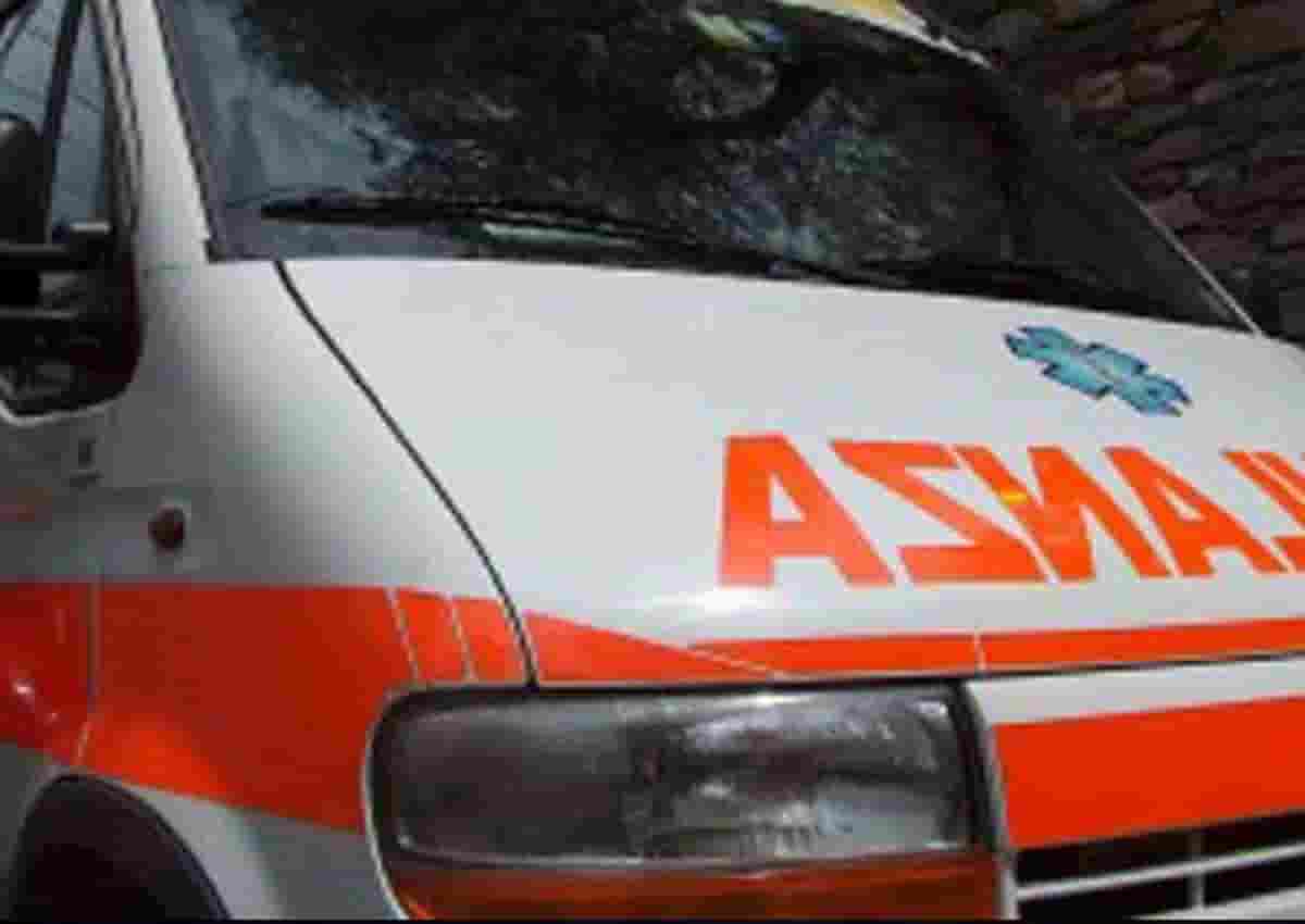 Calendasco, foto d'archivio Ansa di una ambulanza