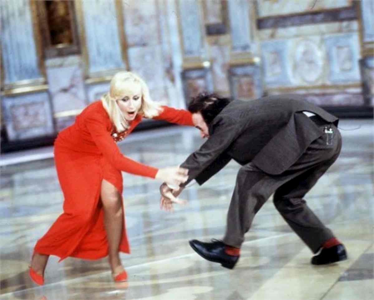 benigni con la carrà a fanastico 1991