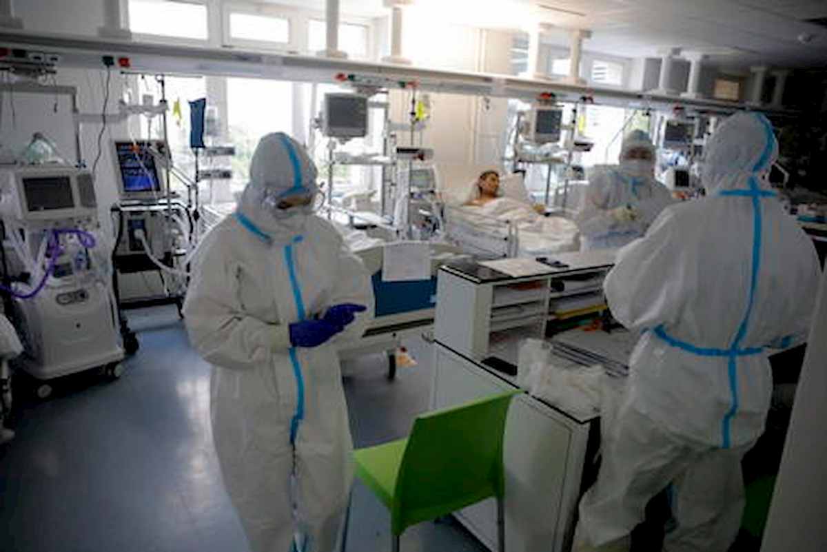 coronavirus, foto ansa