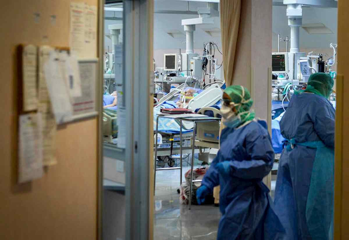 coronavirus foto ansa