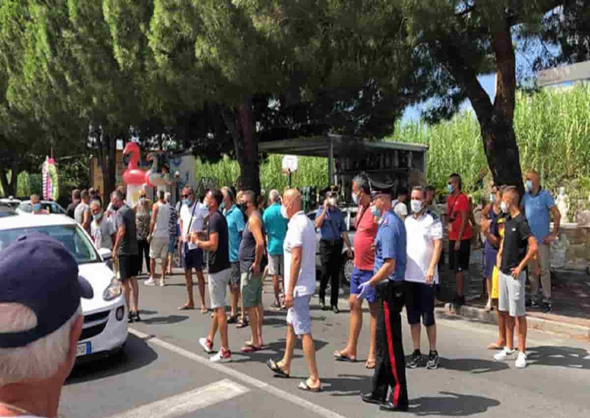 Coronavirus, protesta ad Amantea