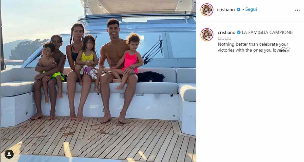 cristiano ronaldo sullo yacht