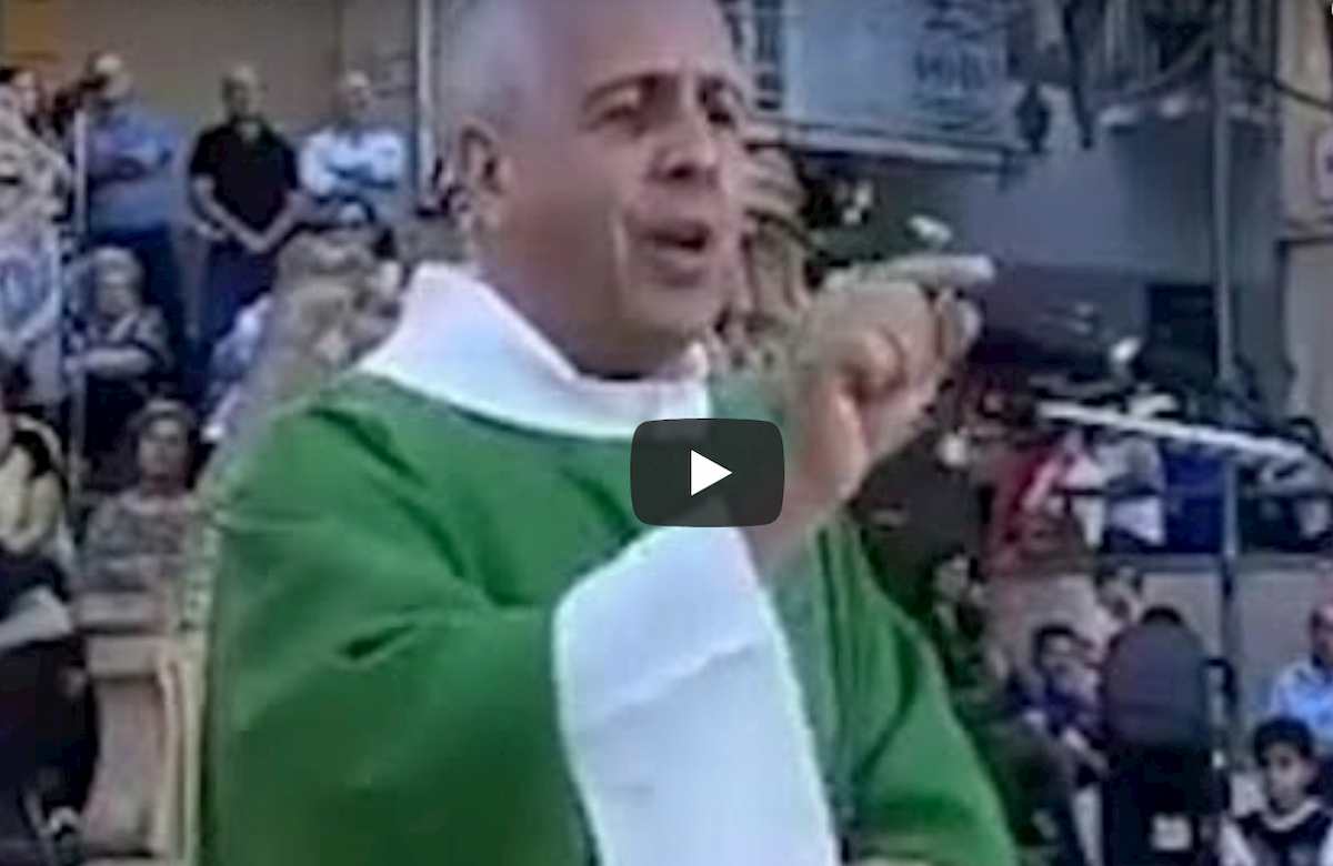 Legge omofobia, l'omelia di Don Calogero: "Se parli contro i gay finisci in galera"