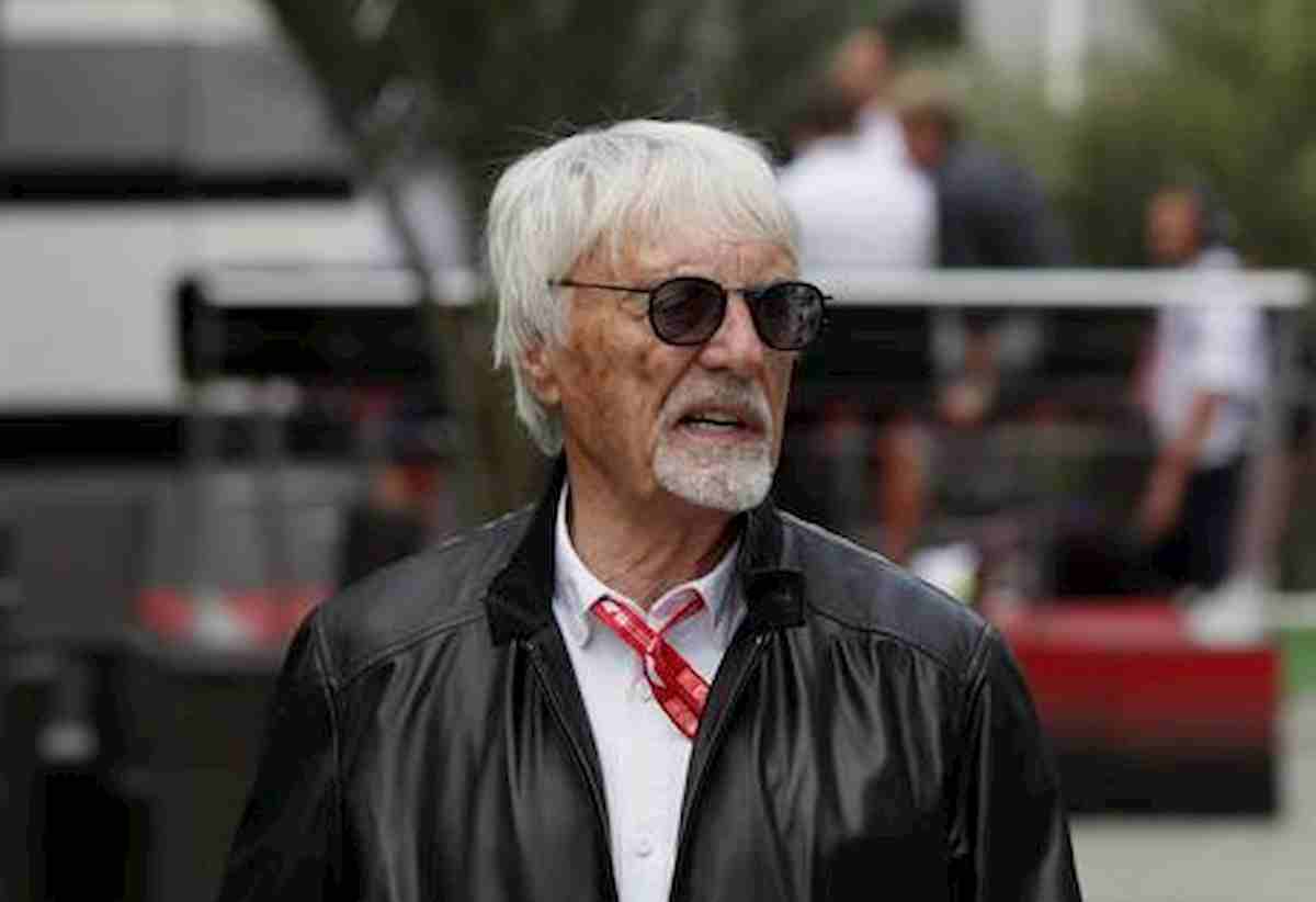 Bernie Ecclestone si aggiudica all'asta lo yacht Force Blue sequestrato Flavio Briatore