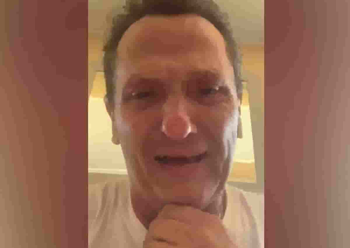 Enzo Salvi in una diretta Instagram