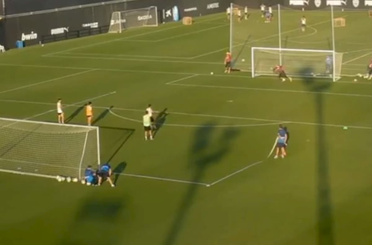 Florenzi, gran gol al volo in allenamento