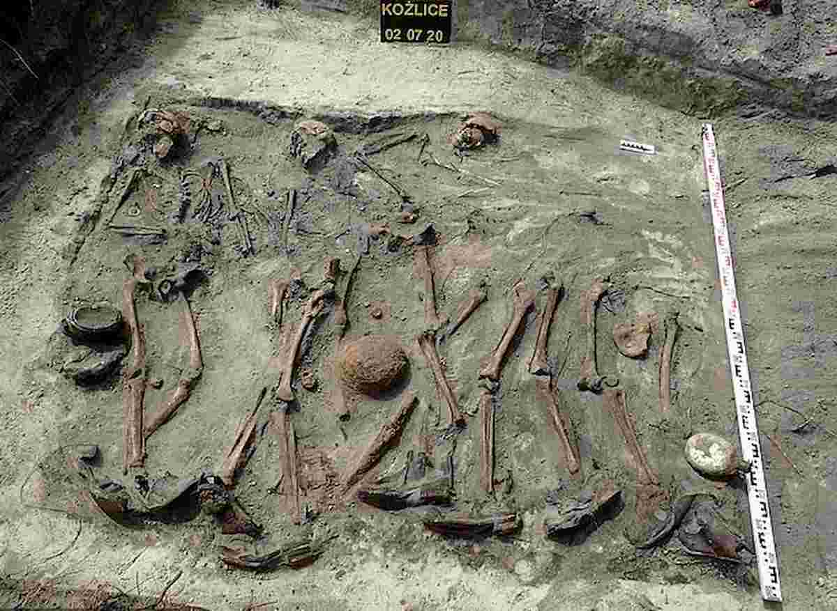 Fossa comune in polonia