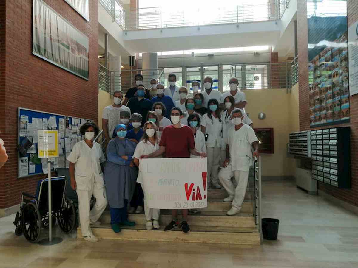 francesco dimesso dopo 5 mesi foto ansa