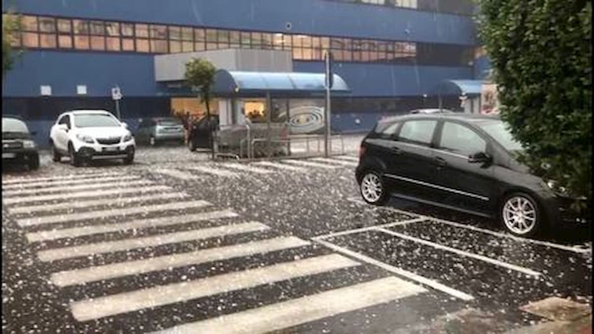 Grandine estiva, un vademecum per gli automobilisti