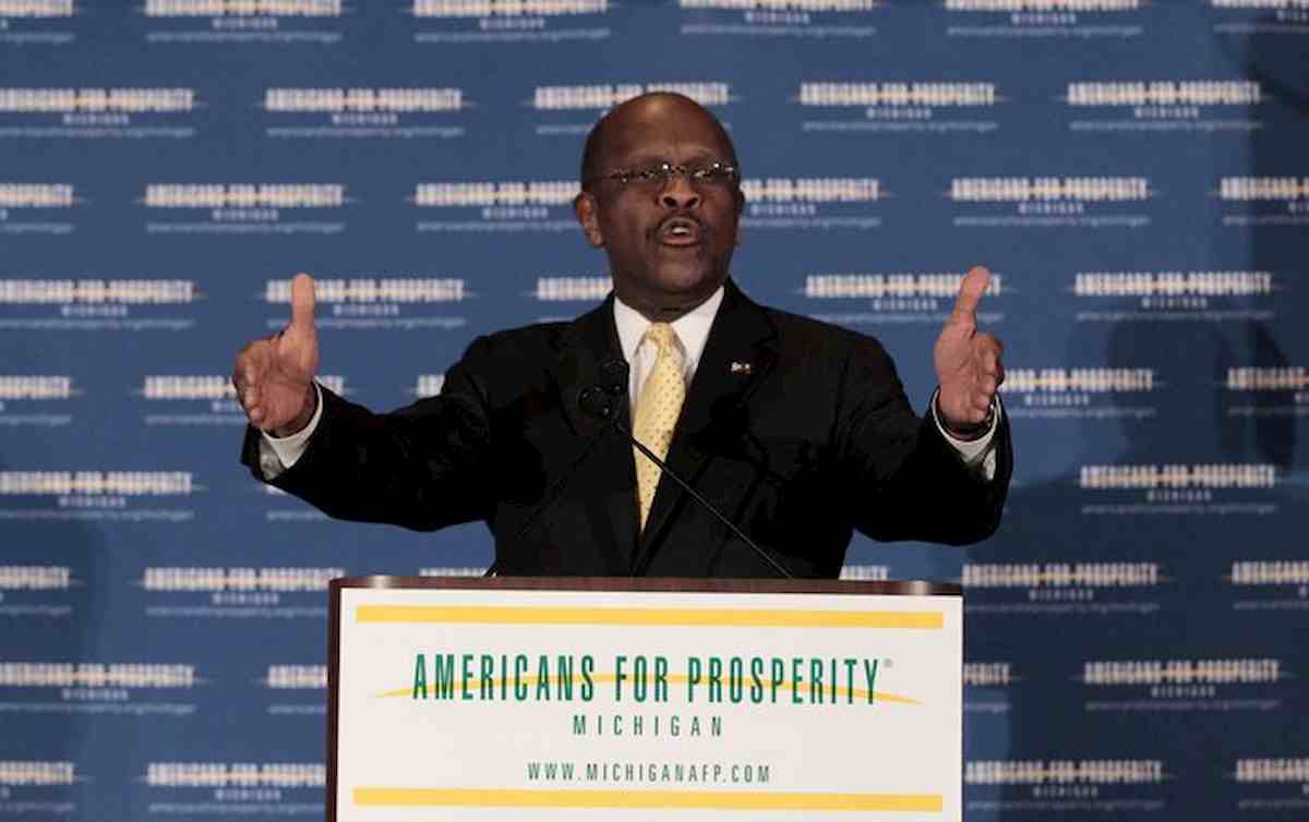 Herman Cain morto di coronavirus. Il politico Usa era al comizio di Trump senza mascherina