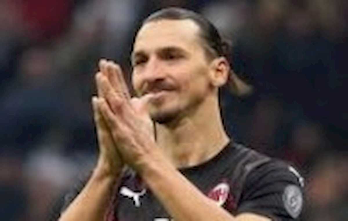 Napoli-Milan, Ibrahimovic furioso con Pioli per la sostituzione: ha scagliato la bottiglietta con rabbia