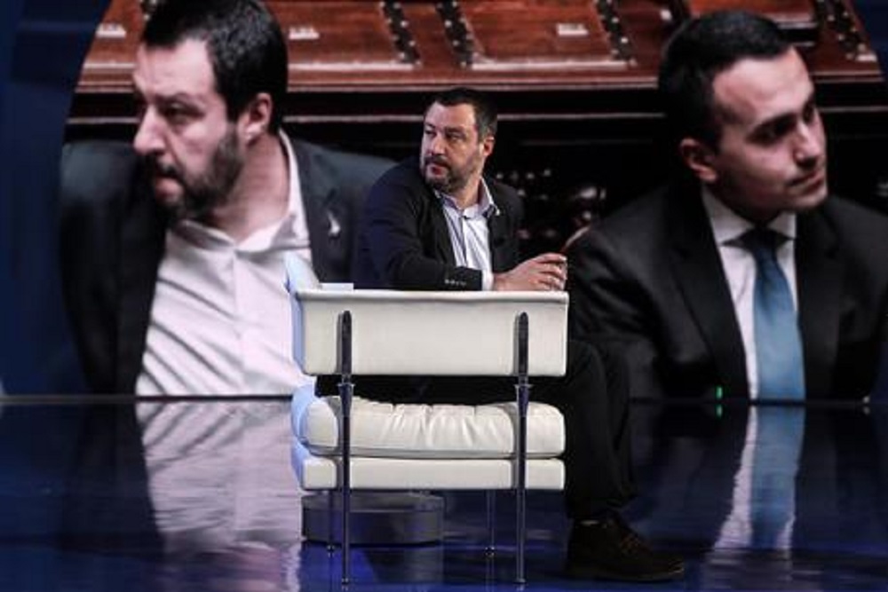 Lega e 5 Stelle, il paradosso: divisi in Italia, uniti a Bruxelles