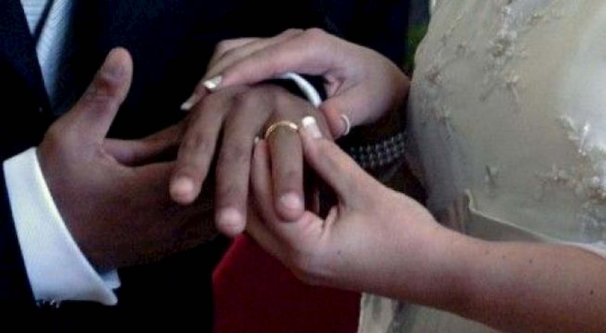 Catania, nozze a pagamento per far avere la cittadinanza ai migranti