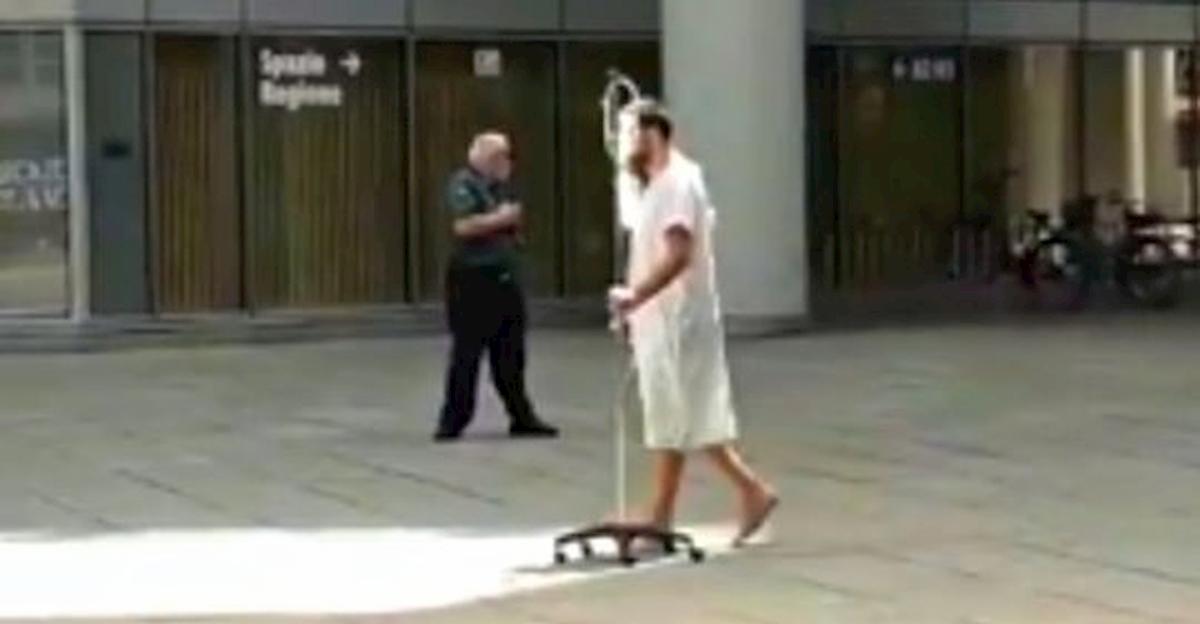 nicola mette a passeggio per Milano