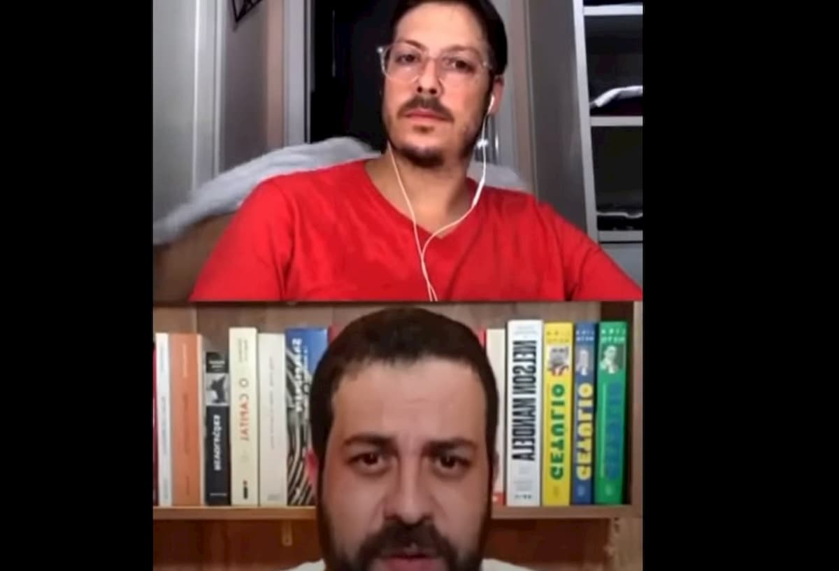 Moglie del giornalista senza vestiti