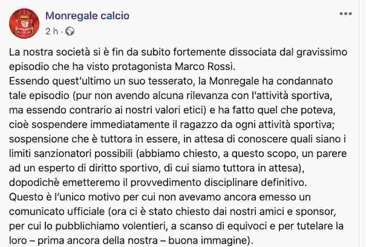 Marco Rossi, il calciatore perde la testa sui social e insulta una donna: "Negra orangotango"
