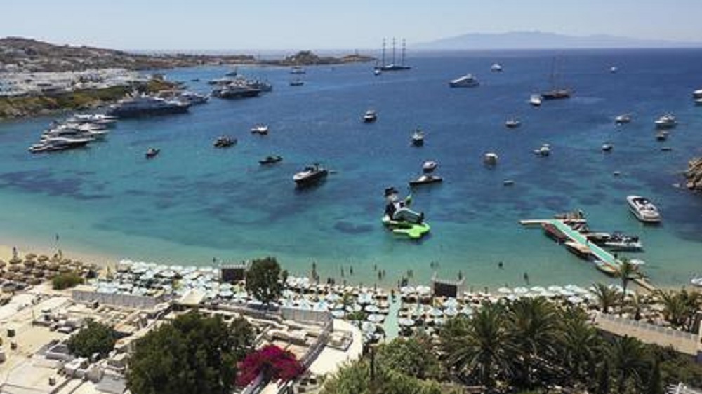 Incidente stradale a Mykonos, ragazza italiana di 18 anni muore in vacanza