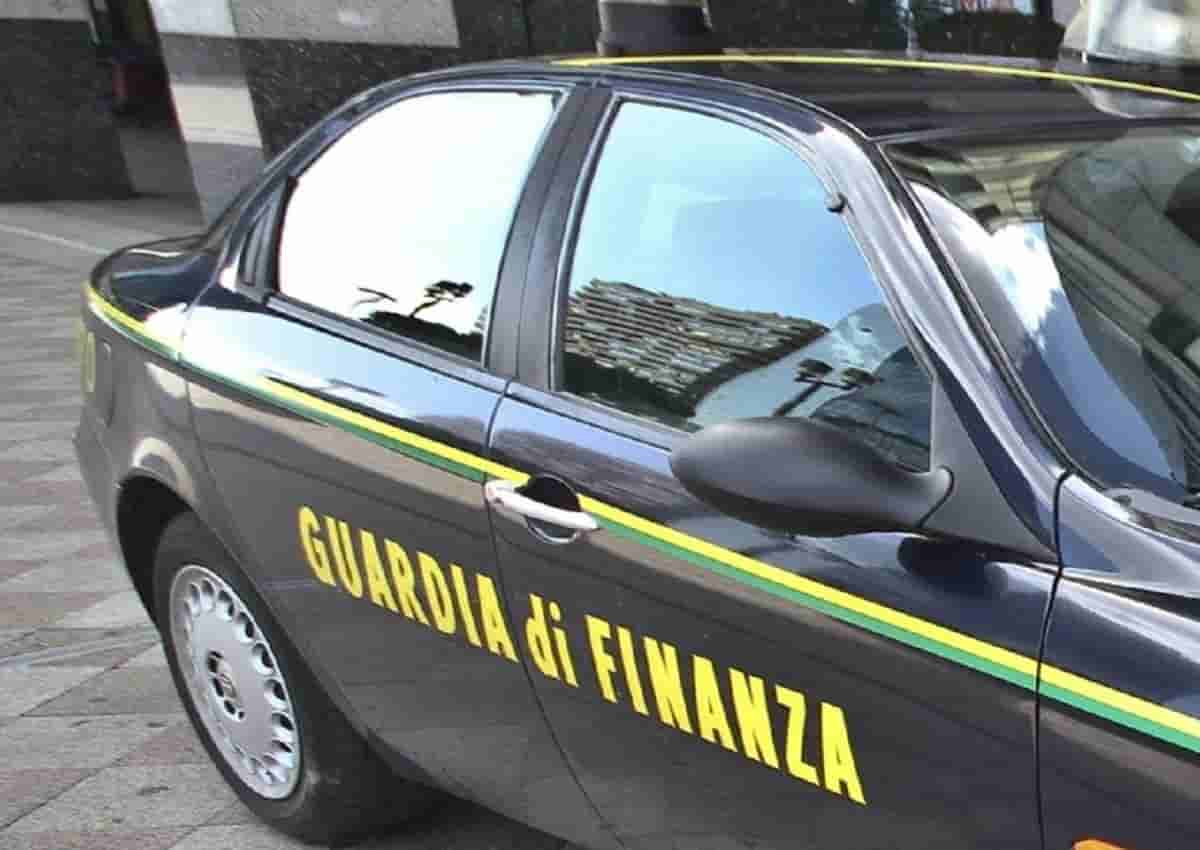 'Ndrangheta, arresti a Milano. Foto d'archivio Ansa di una volante della Finanza