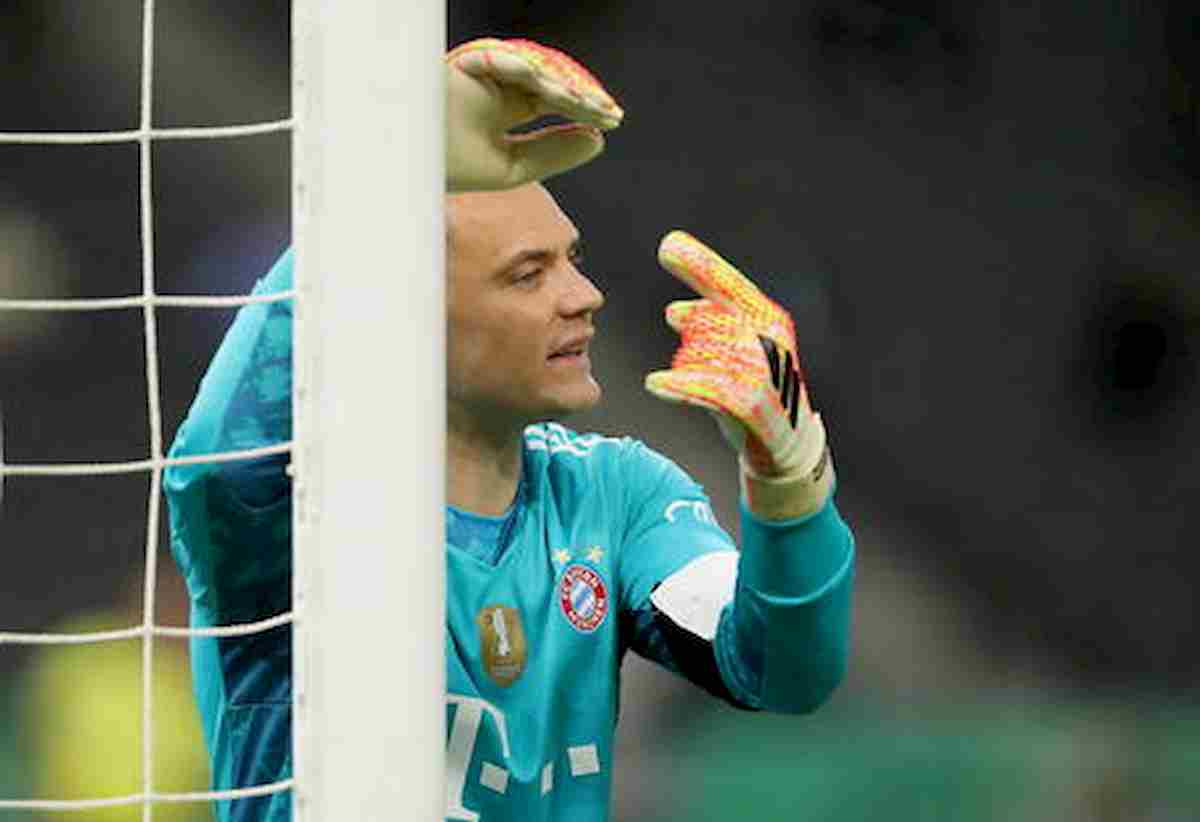 Neuer ha cantato canzone di estrema destra "Lijepa li si"