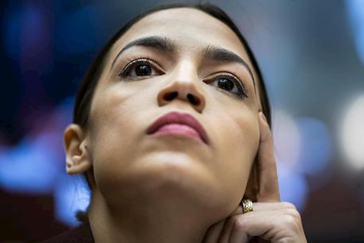 Alexandra Ocasio-Cortez replica al deputato sessista al Congresso