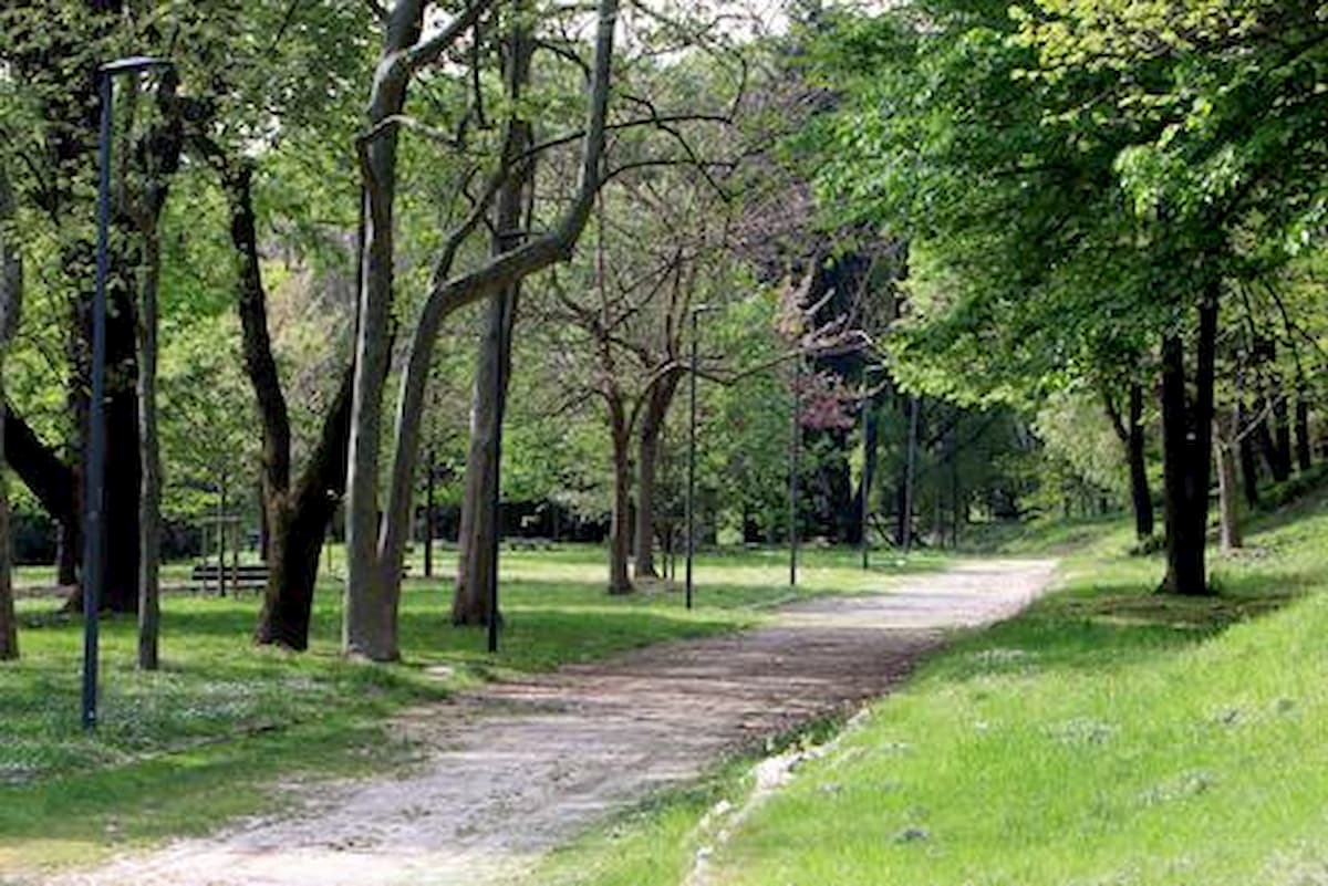 Una donna è stata violentata a Milano al parco Monte Stella
