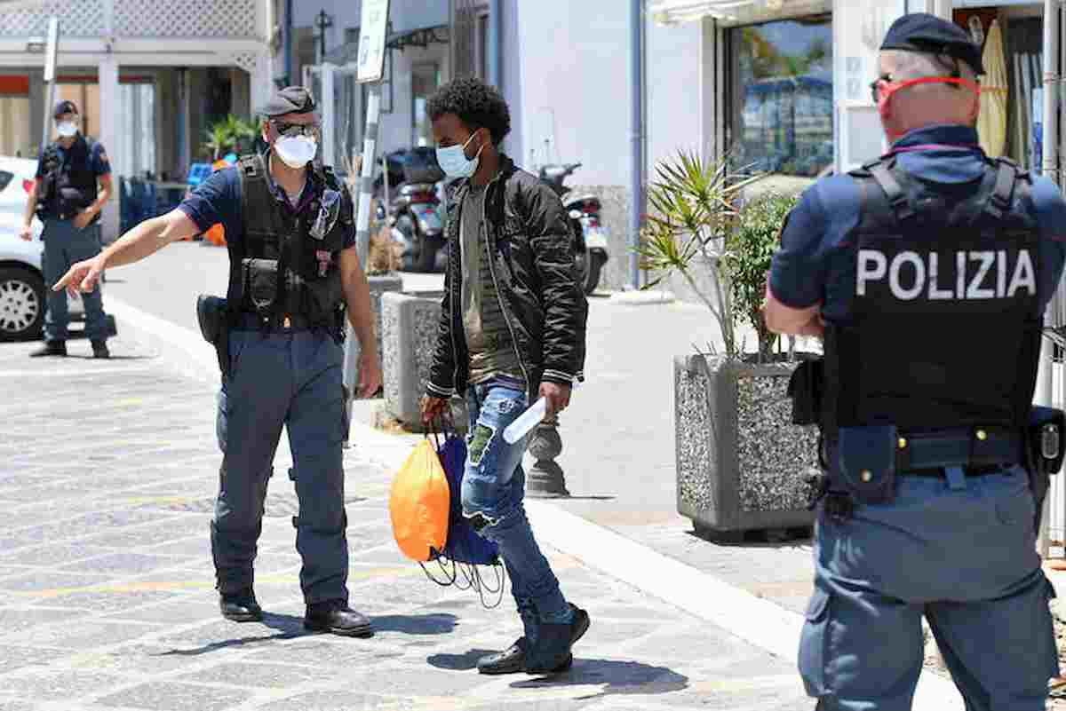 Porto Empedocle, migranti in fuga