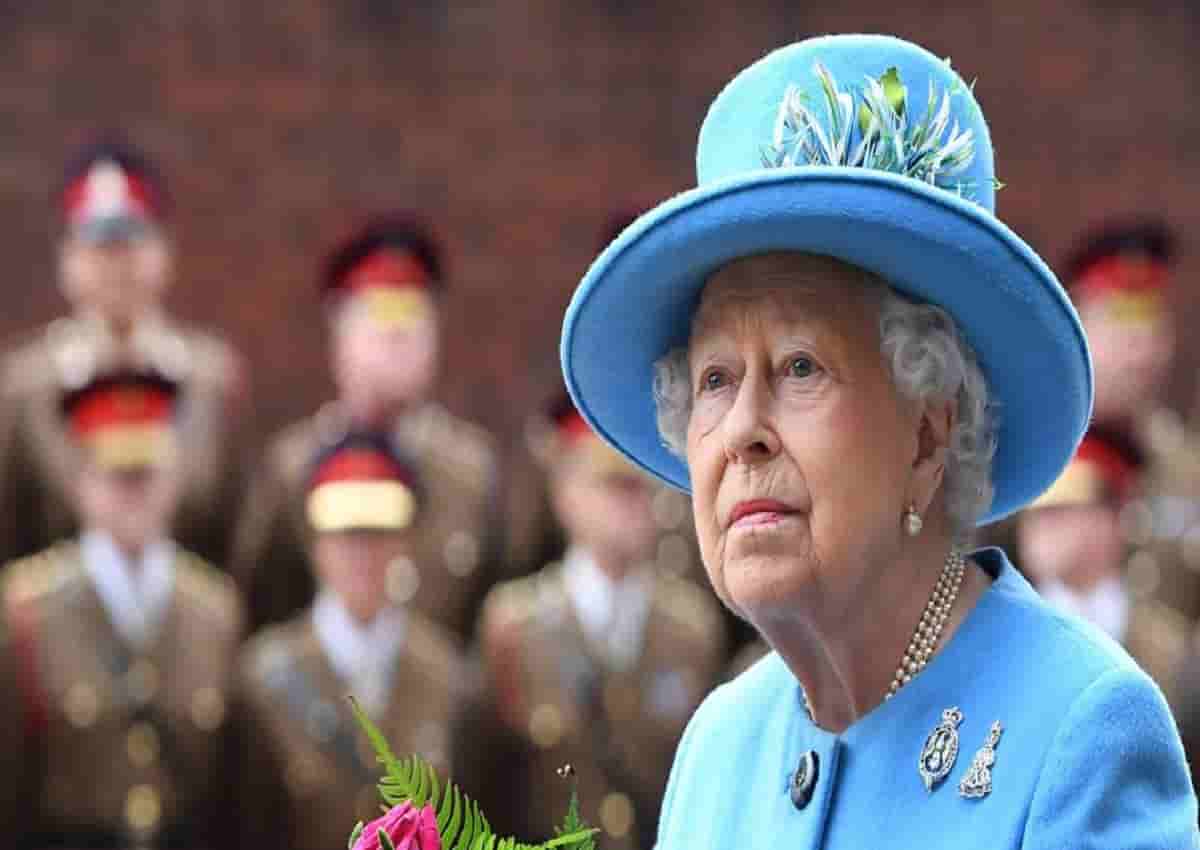 "La Regina Elisabetta e Pelè sono morti": la gaffe della radio francese