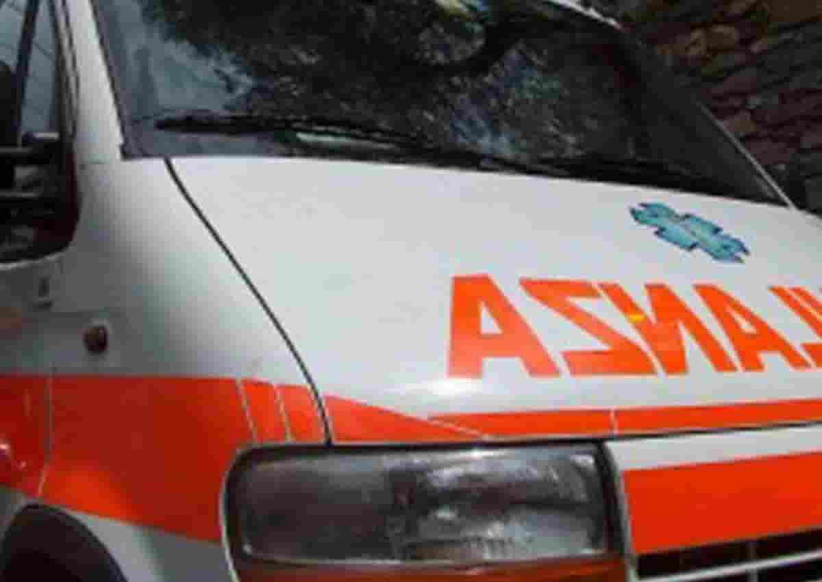 Roma, foto d'archivio Ansa di una ambulanza