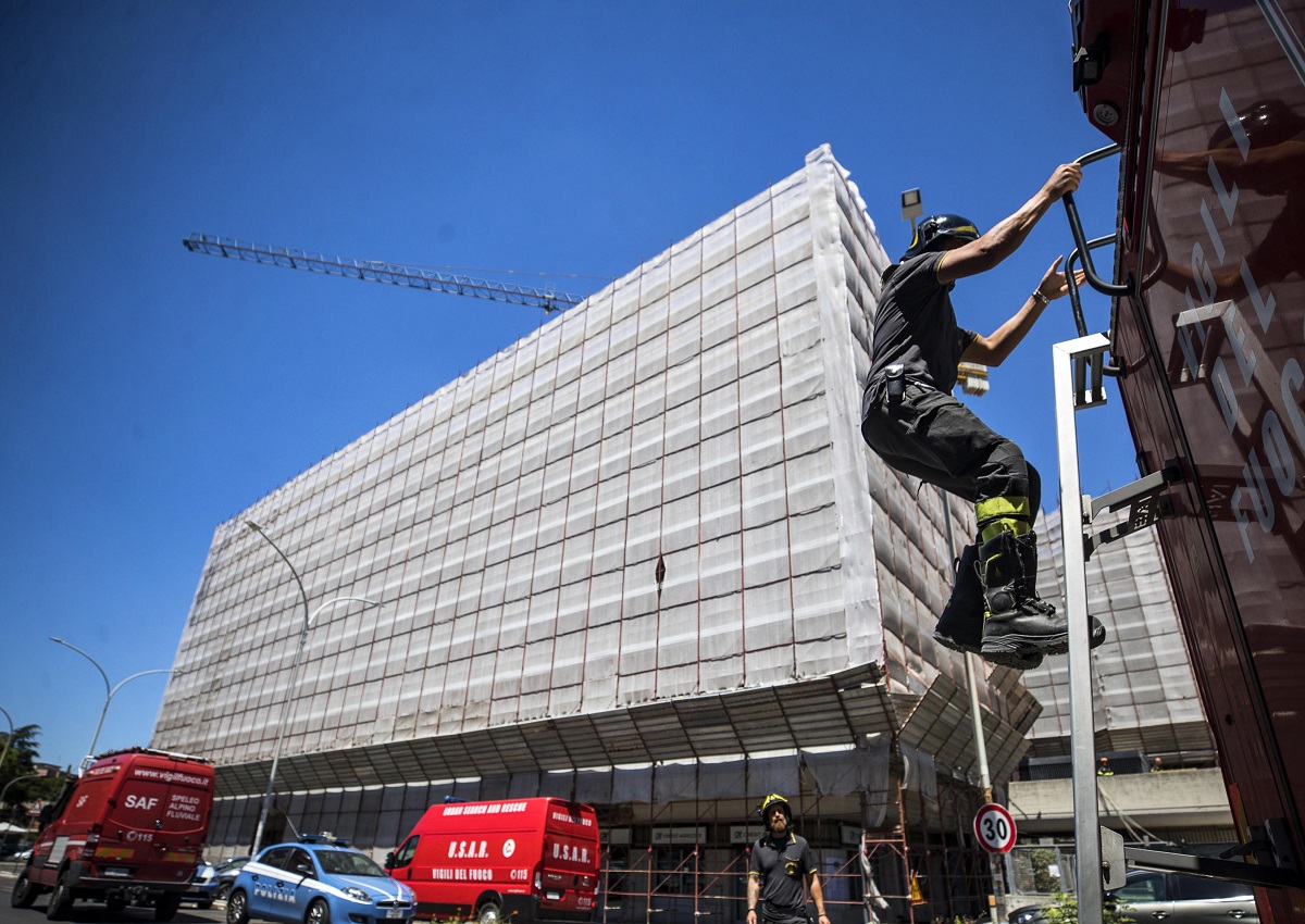 Roma, operai morti: foto Ansa