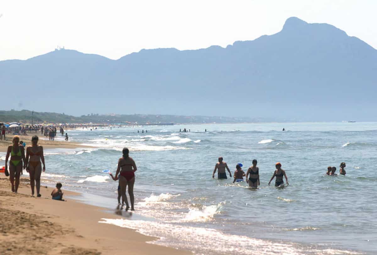 Sabaudia, bagnino positivo al coronavirus