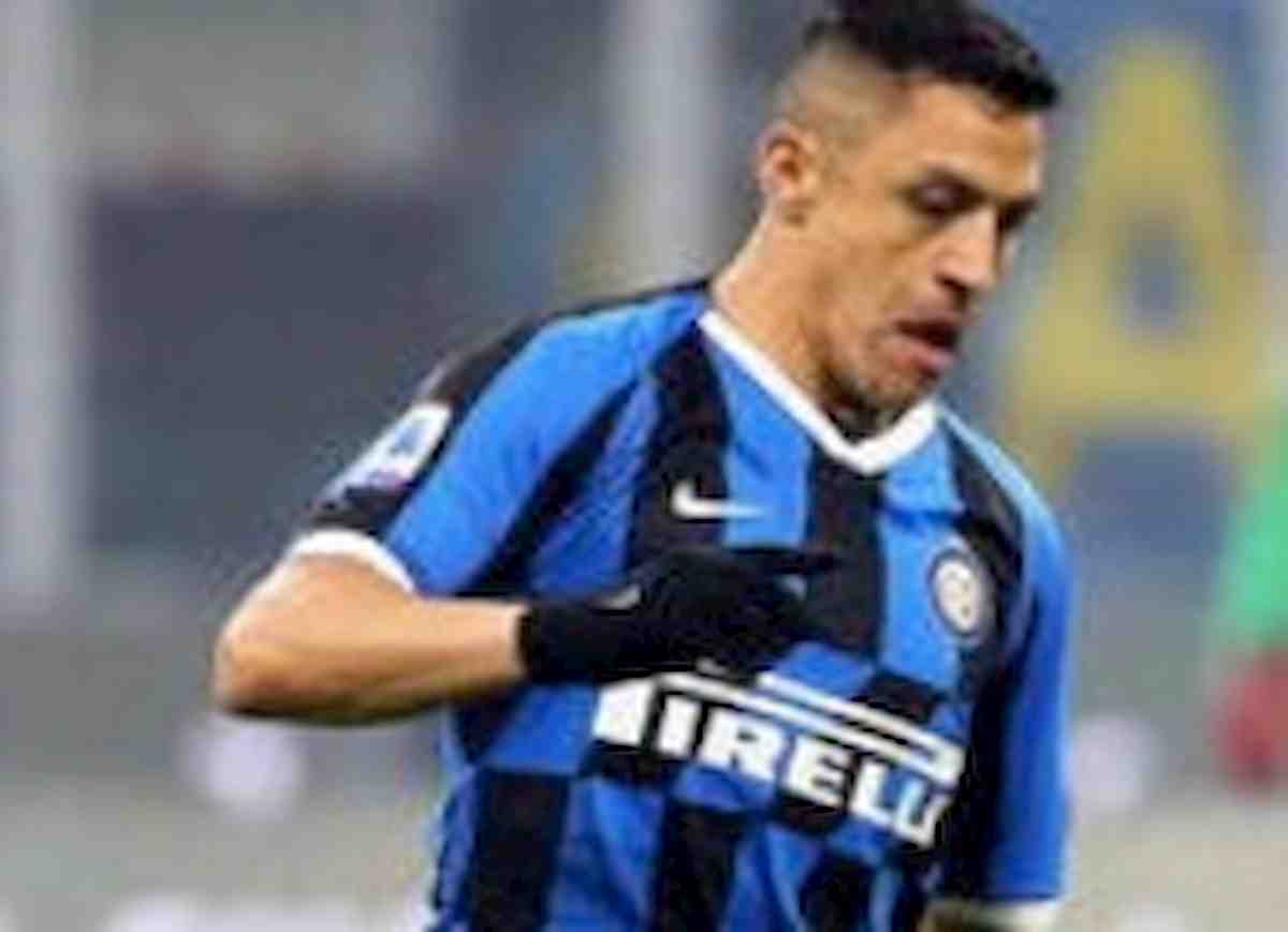 Inter-Brescia 2-0, Young e Sanchez firmano allungo