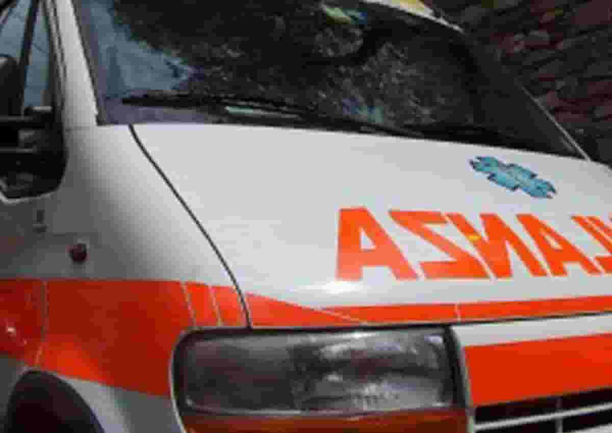 Sezze, foto d'archivio Ansa di una ambulanza