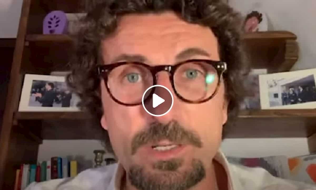 Danilo Toninelli attacca Salvini su Autostrade. E se la prende anche con la De Micheli VIDEO