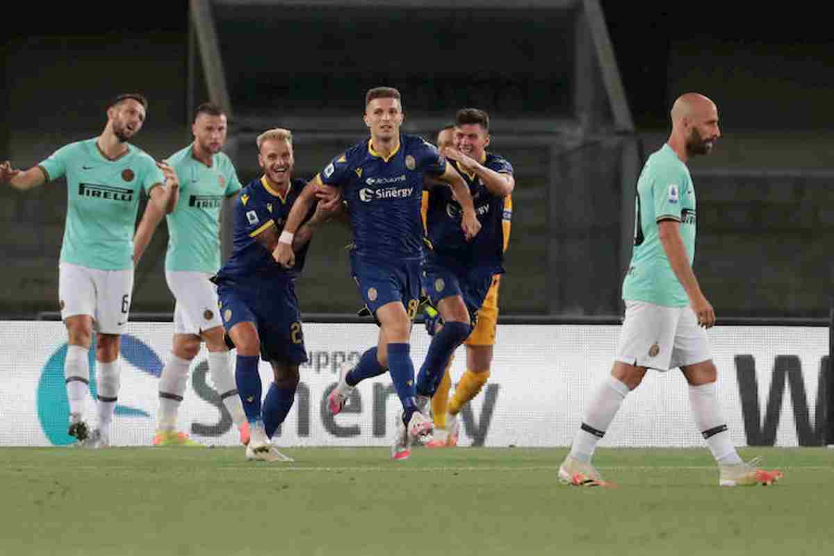 Inter, altro che scudetto: pareggia 2-2 a Verona e viene superato anche Atalanta