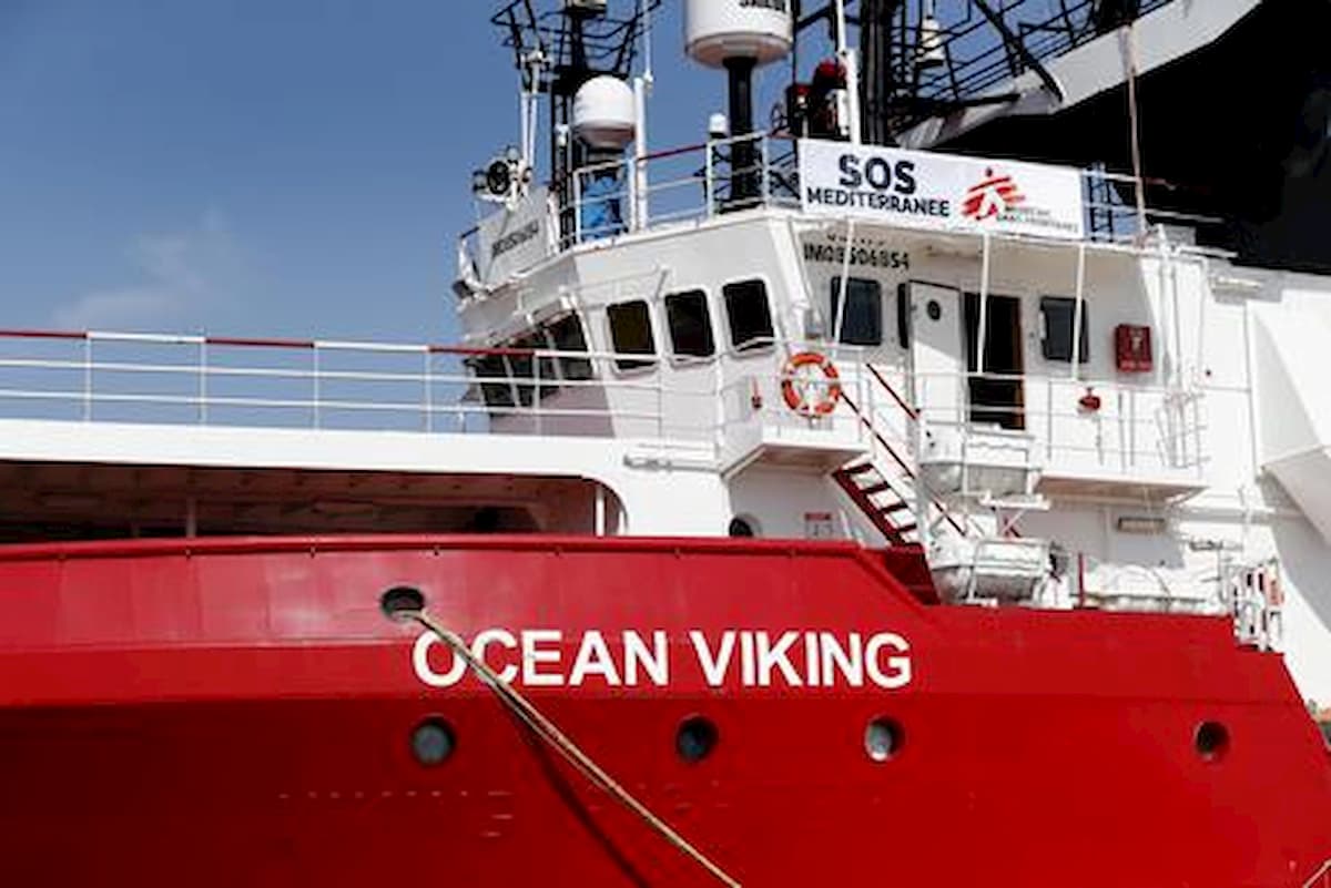 Alcuni migranti sulla nave Ocean Viking hanno tentato il suicidio