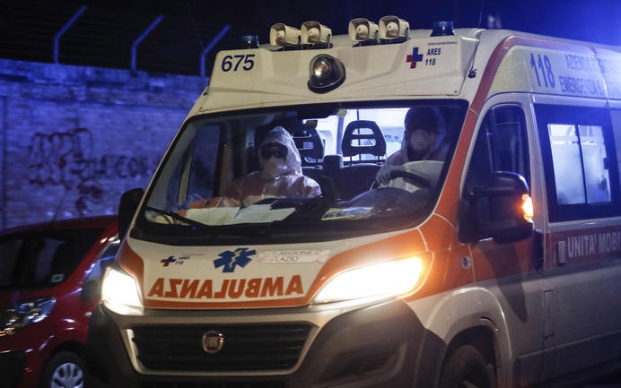 Napoli, muore 15enne: investita da un’auto guidata da un ragazzo di 21 anni