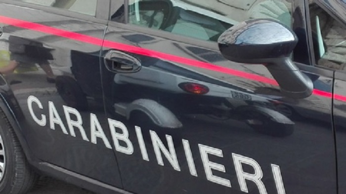 auto carabinieri, foto ansa