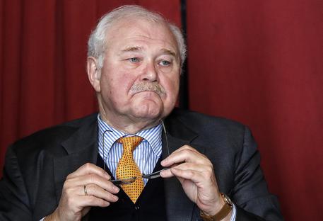 Agcom, Angelo Marcello Cardani nella foto chiuda in bellezza: elezioni, referendum, è l'ultima scena