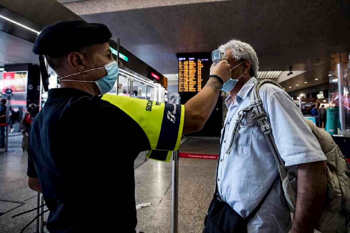 coronavirus foto ansa