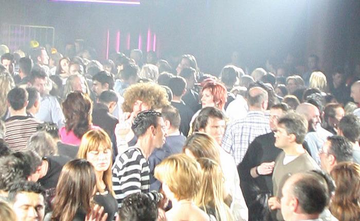 una discoteca, foto Ansa