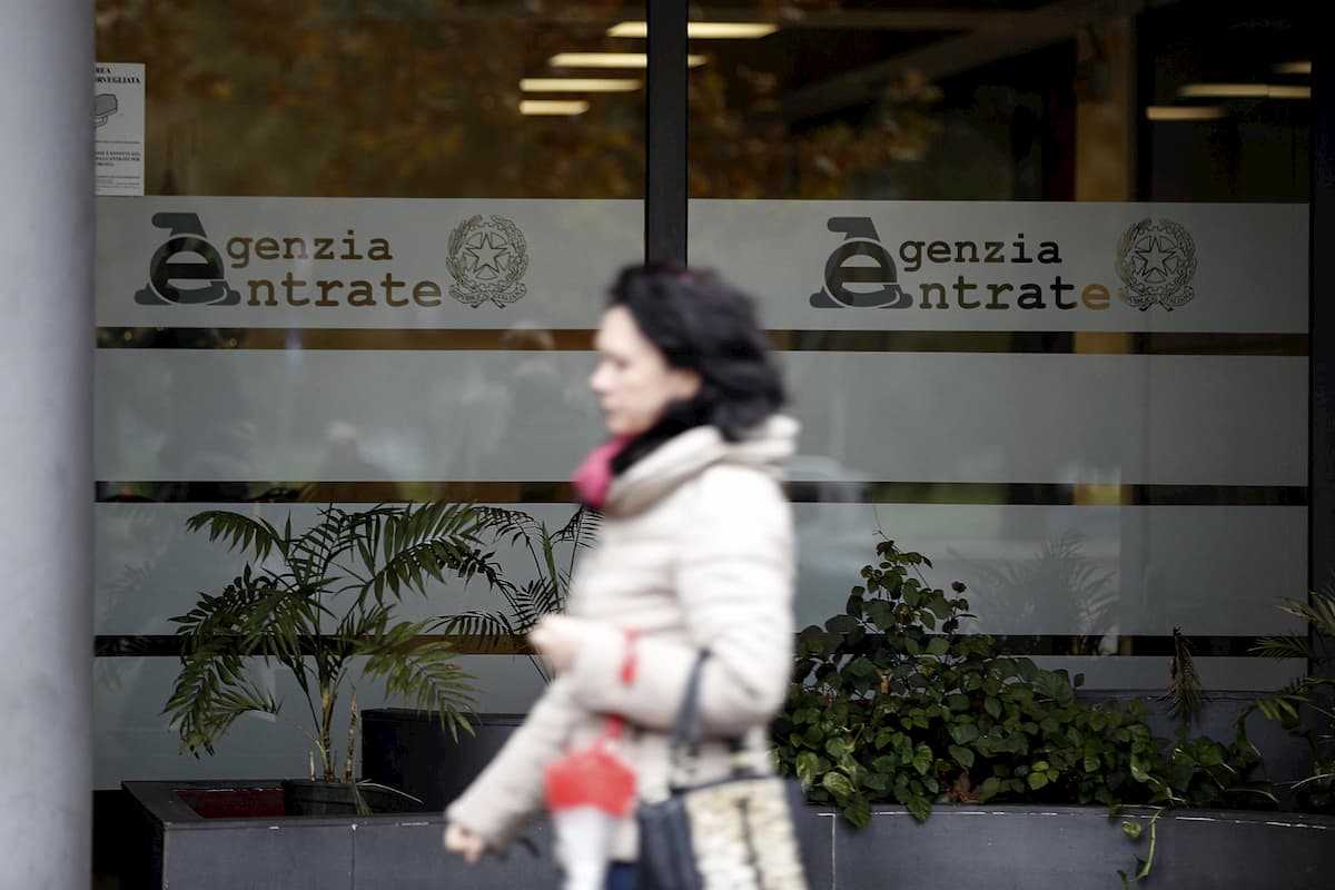 Decreto agosto, Agenzia delle Entrate: stop alle cartelle fino al 15 ottobre