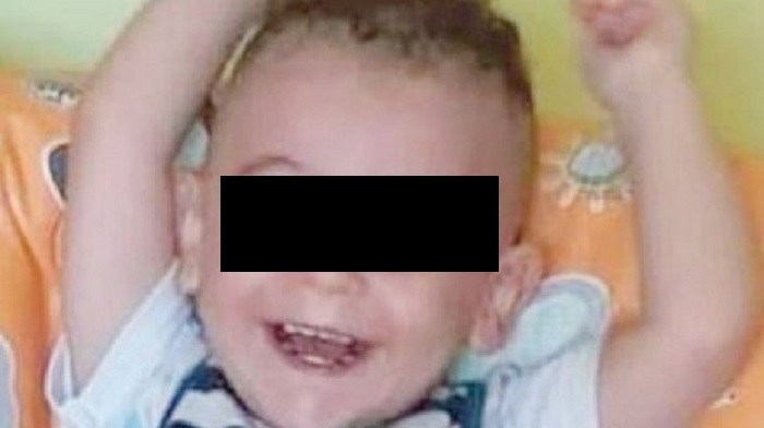 Evan, ucciso di botte a 22 mesi. Tre ricoveri, una denuncia. Nessuno ha fatto qualcosa